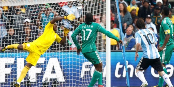 梅西爆发VS斯内德完美一年：2010金球奖到底奖错了吗？为何争议大